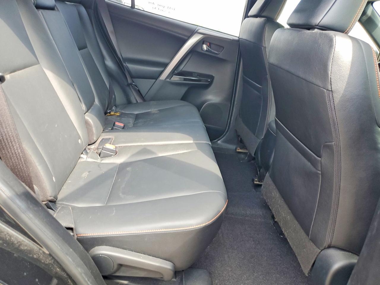2016 TOYOTA RAV4 SE — Фото 11 из 13