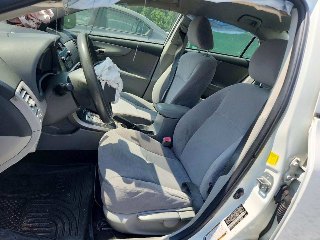2010 TOYOTA COROLLA — Фото 7 из 11