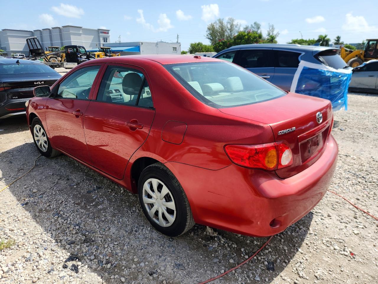 2010 TOYOTA COROLLA LE — Фото 2 из 12