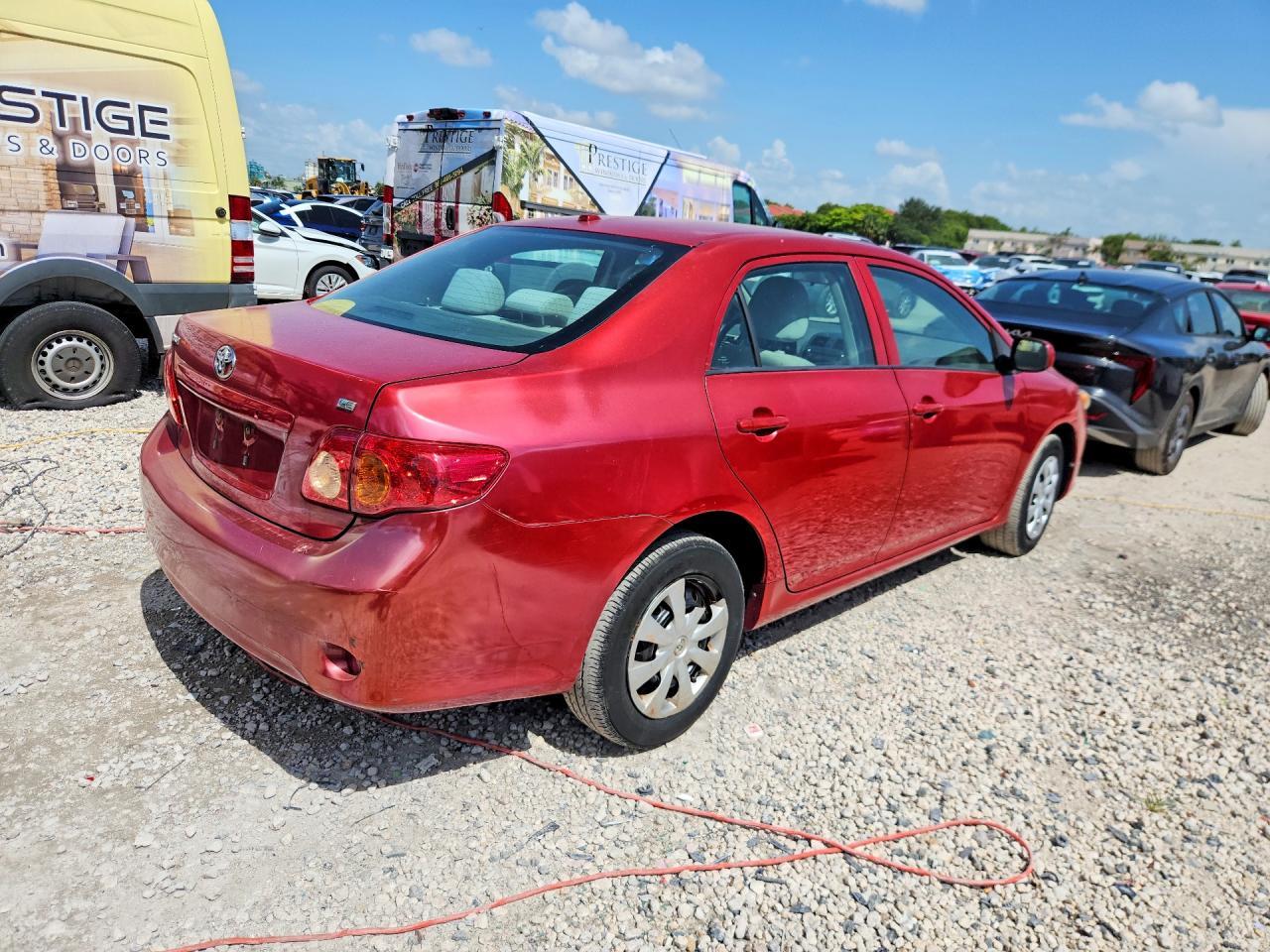2010 TOYOTA COROLLA LE — Фото 3 из 12