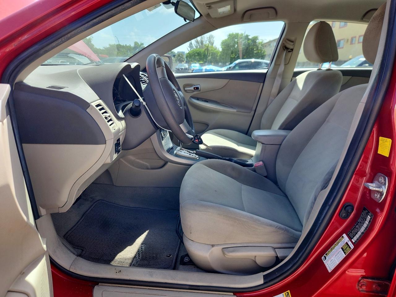 2010 TOYOTA COROLLA LE — Фото 7 из 12