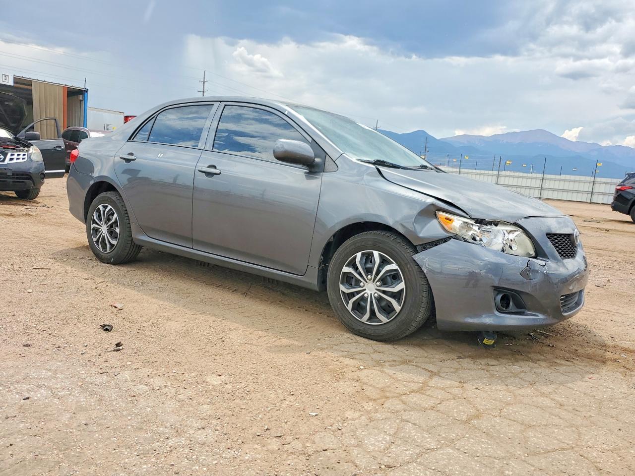 2010 TOYOTA COROLLA LE — Фото 4 из 12