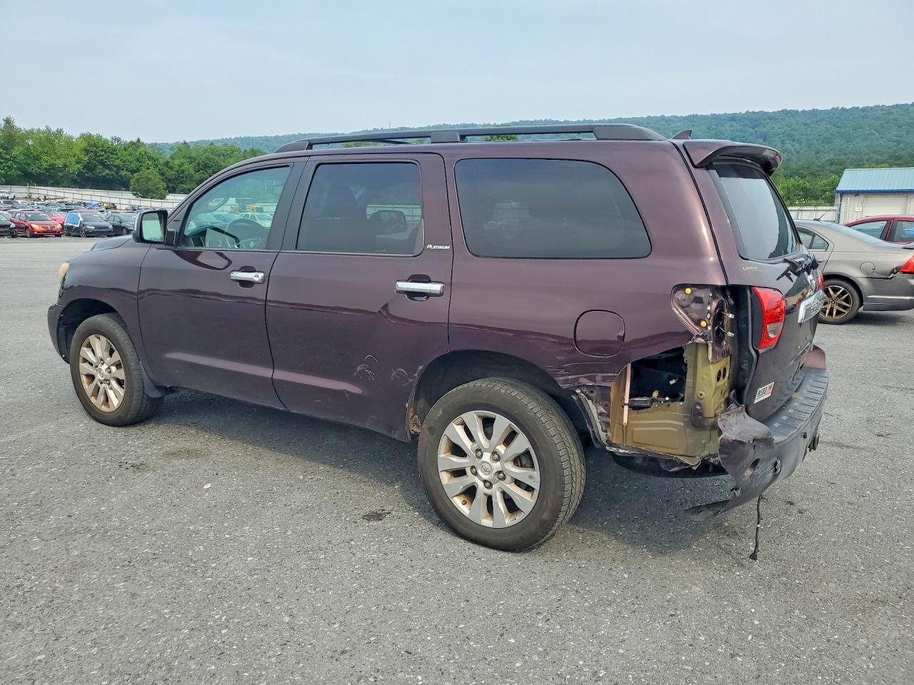2016 TOYOTA SEQUOIA PLATINUM — Фото 2 из 13