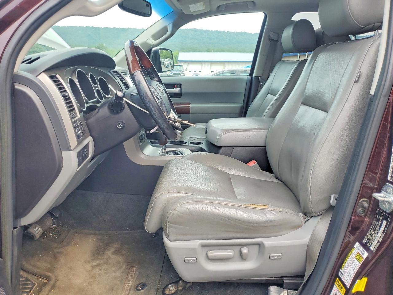 2016 TOYOTA SEQUOIA PLATINUM — Фото 7 из 13