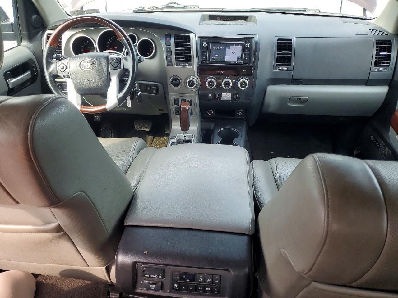 2016 TOYOTA SEQUOIA PLATINUM — Фото 8 из 13
