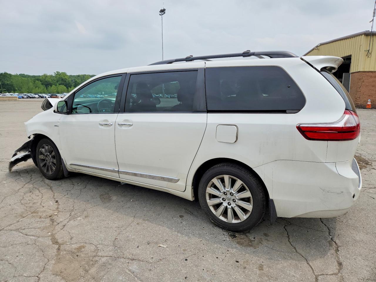 2016 TOYOTA SIENNA XLE PREMIUM 7-PASSENGER — Фото 2 из 13