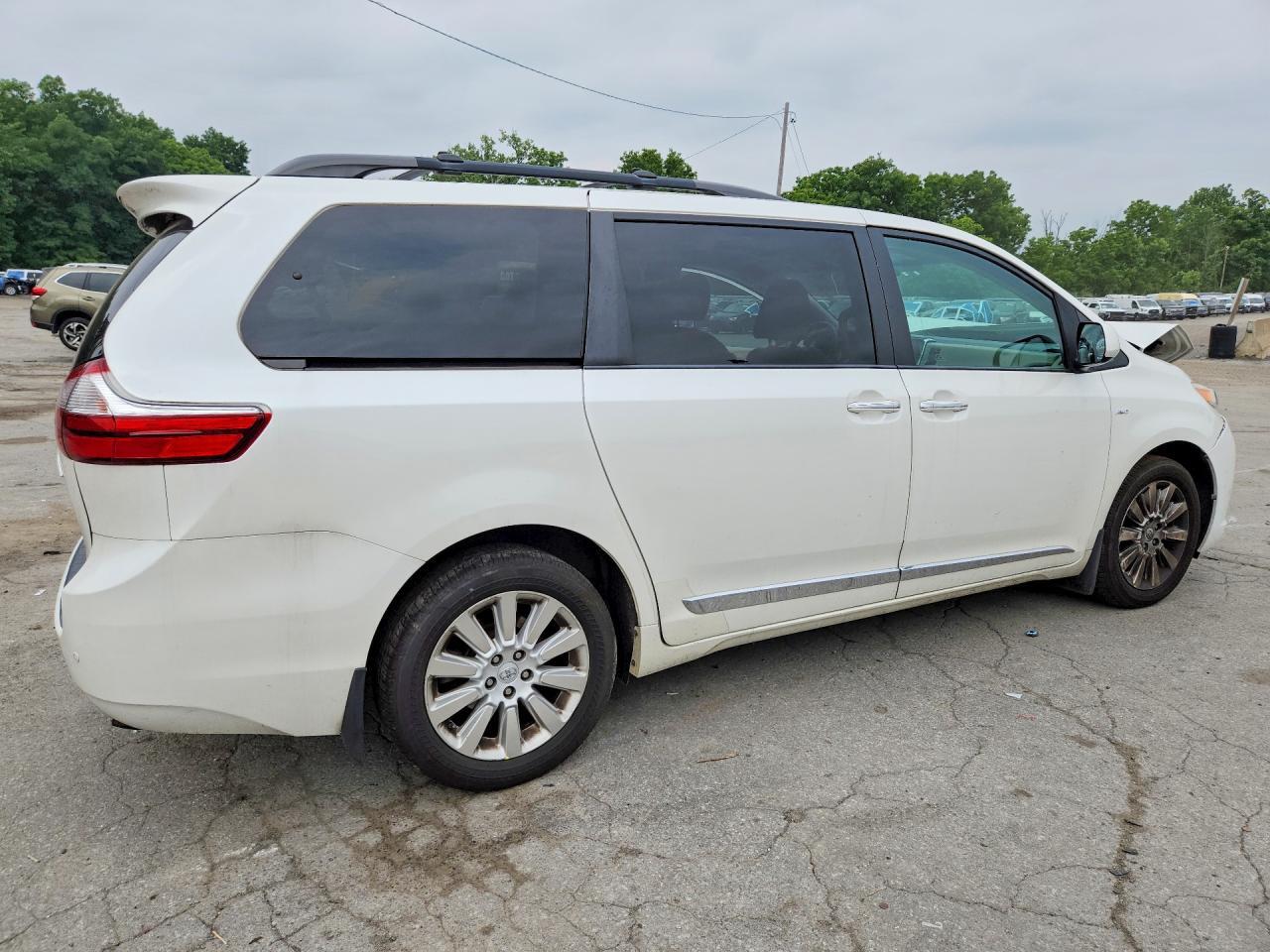 2016 TOYOTA SIENNA XLE PREMIUM 7-PASSENGER — Фото 3 из 13