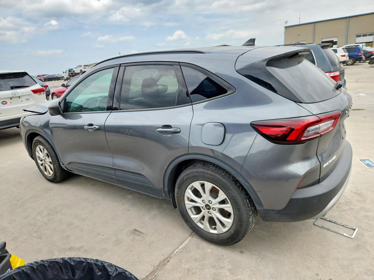 1FMCU0GN8SUA22628 2025 FORD ESCAPE photo no. 2