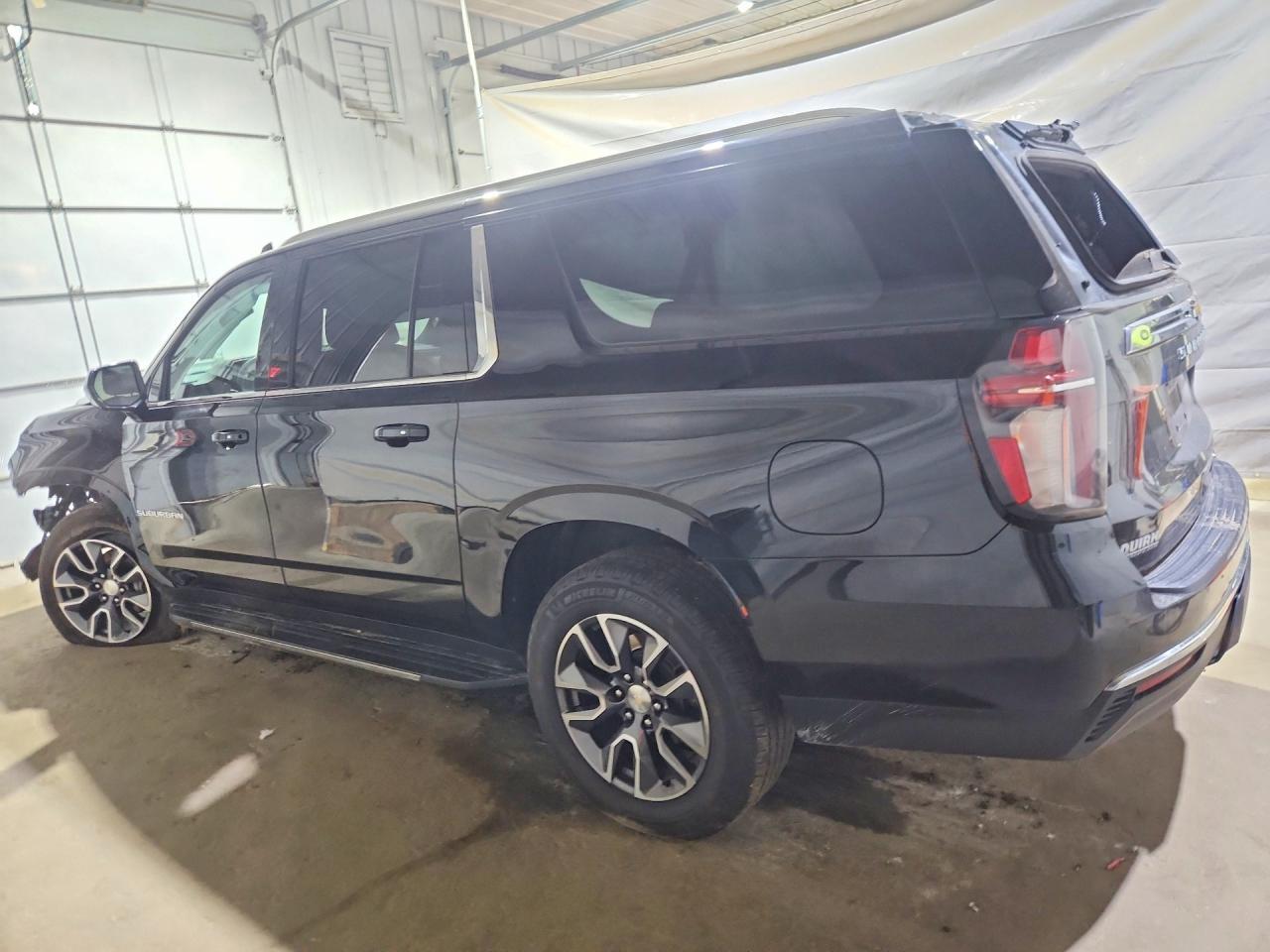 2021 CHEVROLET SUBURBAN K1500 LT — Фото 2 из 13
