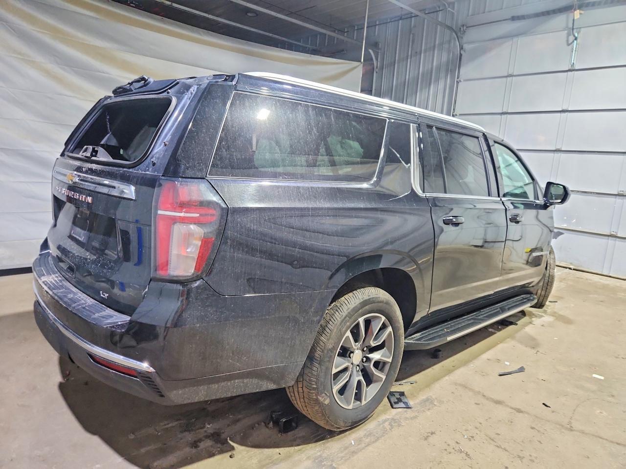 2021 CHEVROLET SUBURBAN K1500 LT — Фото 3 из 13