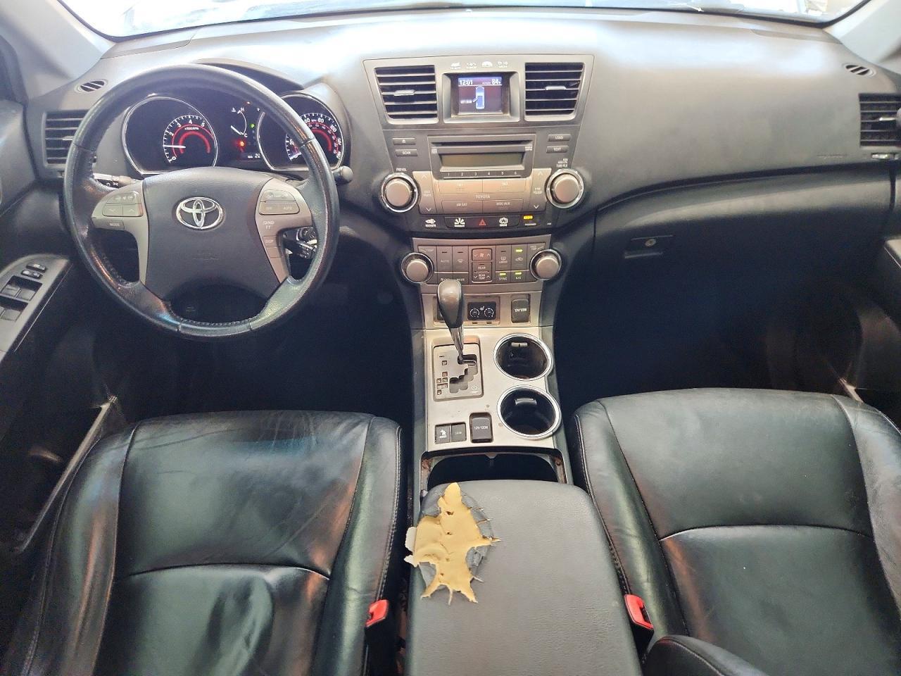 2010 TOYOTA HIGHLANDER SE — Фото 8 из 13