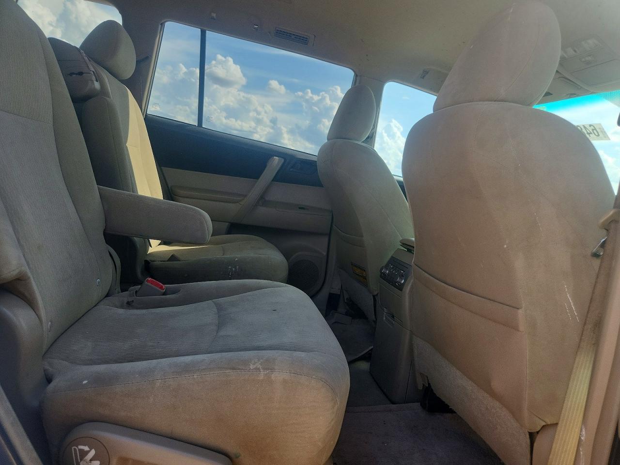 5TDZK3EH3AS022574 2010 TOYOTA HIGHLANDER photo no. 11