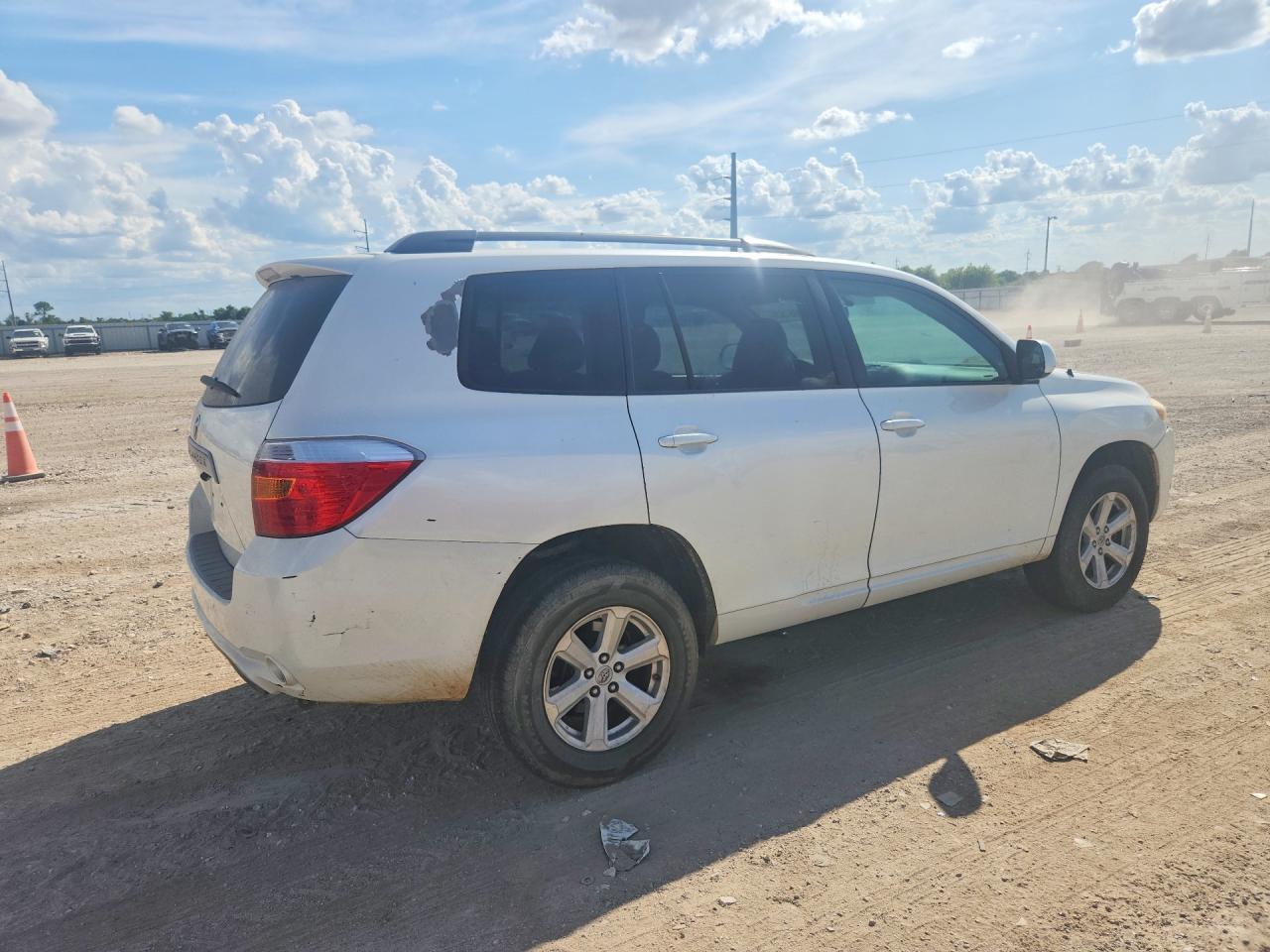 5TDZK3EH3AS022574 2010 TOYOTA HIGHLANDER photo no. 3
