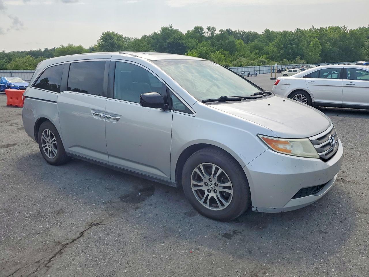 2013 HONDA ODYSSEY EXL — Фото 4 из 13