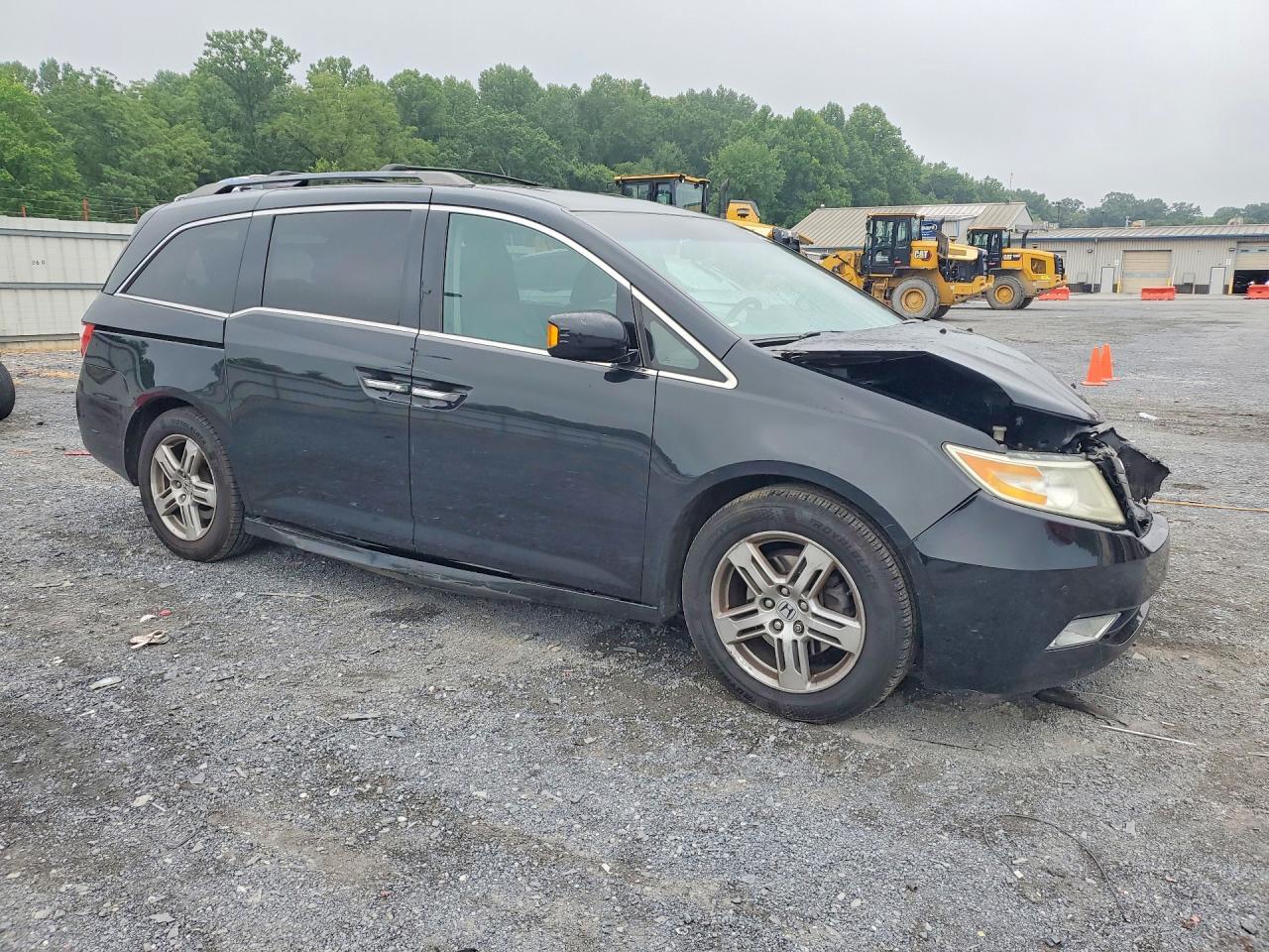 2013 HONDA ODYSSEY TOURING — Фото 4 из 13