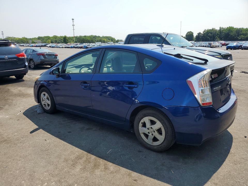 2010 TOYOTA PRIUS IV — Фото 2 из 12