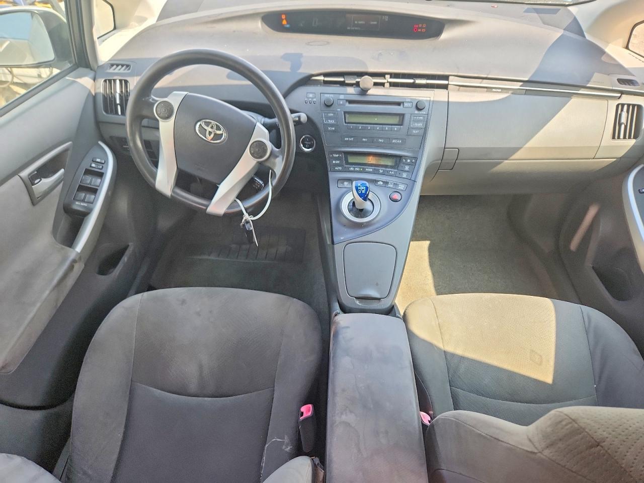 2010 TOYOTA PRIUS II — Фото 8 из 12