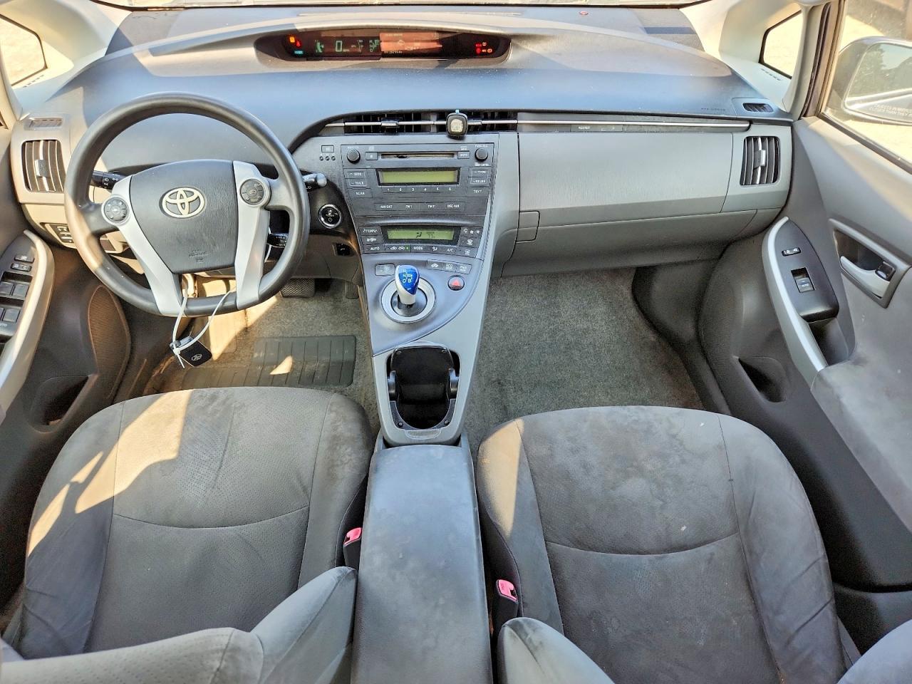 2010 TOYOTA PRIUS II — Фото 8 из 12