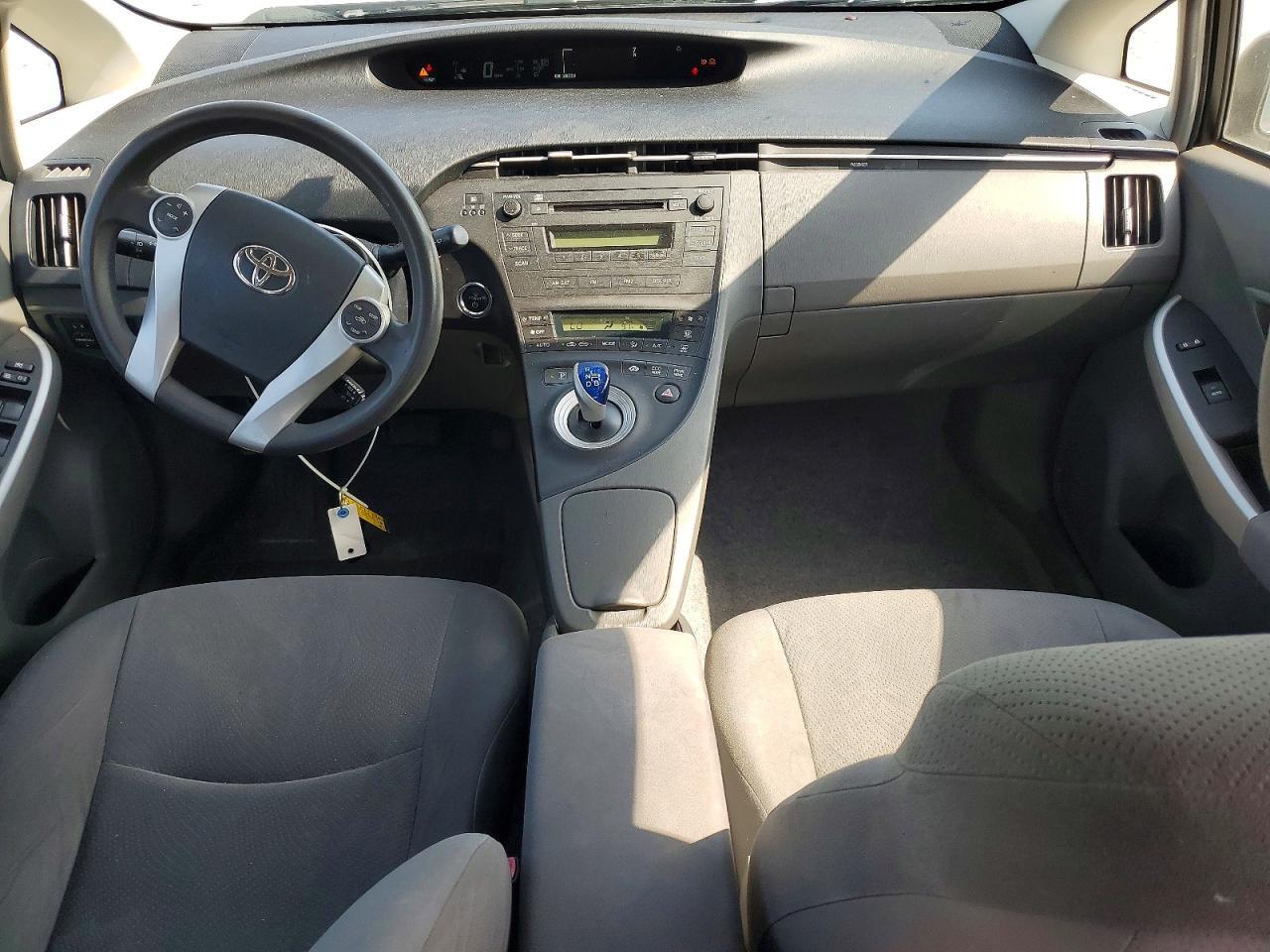 2010 TOYOTA PRIUS II — Фото 8 из 12