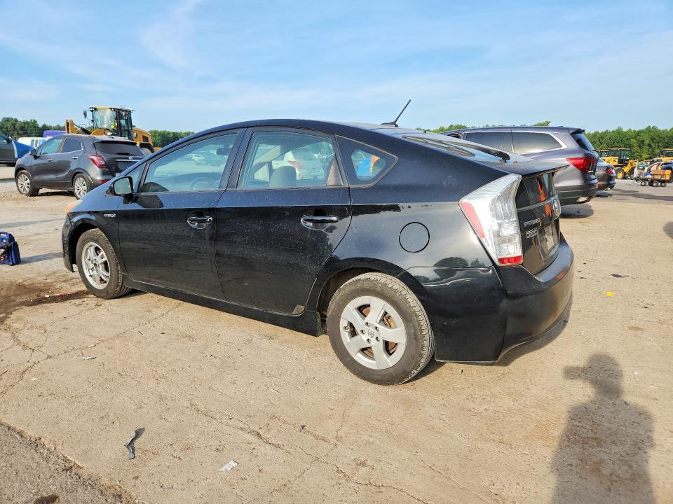 2010 TOYOTA PRIUS III — Фото 2 из 12