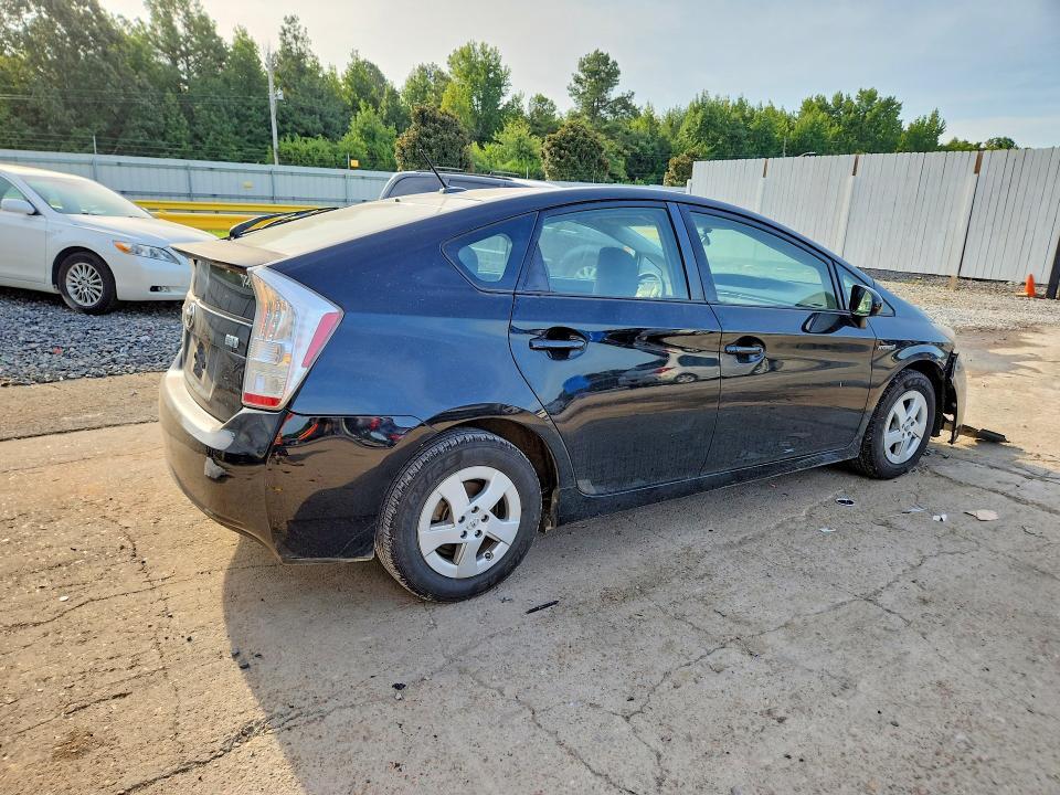 2010 TOYOTA PRIUS III — Фото 3 из 12