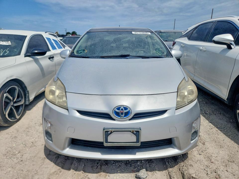 2010 TOYOTA PRIUS III — Фото 5 из 13