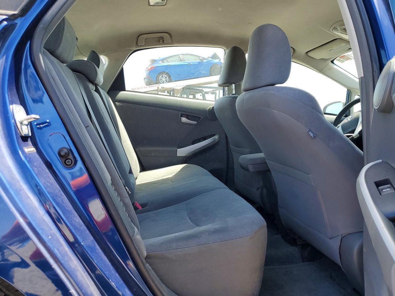 2010 TOYOTA PRIUS III — Фото 10 из 13