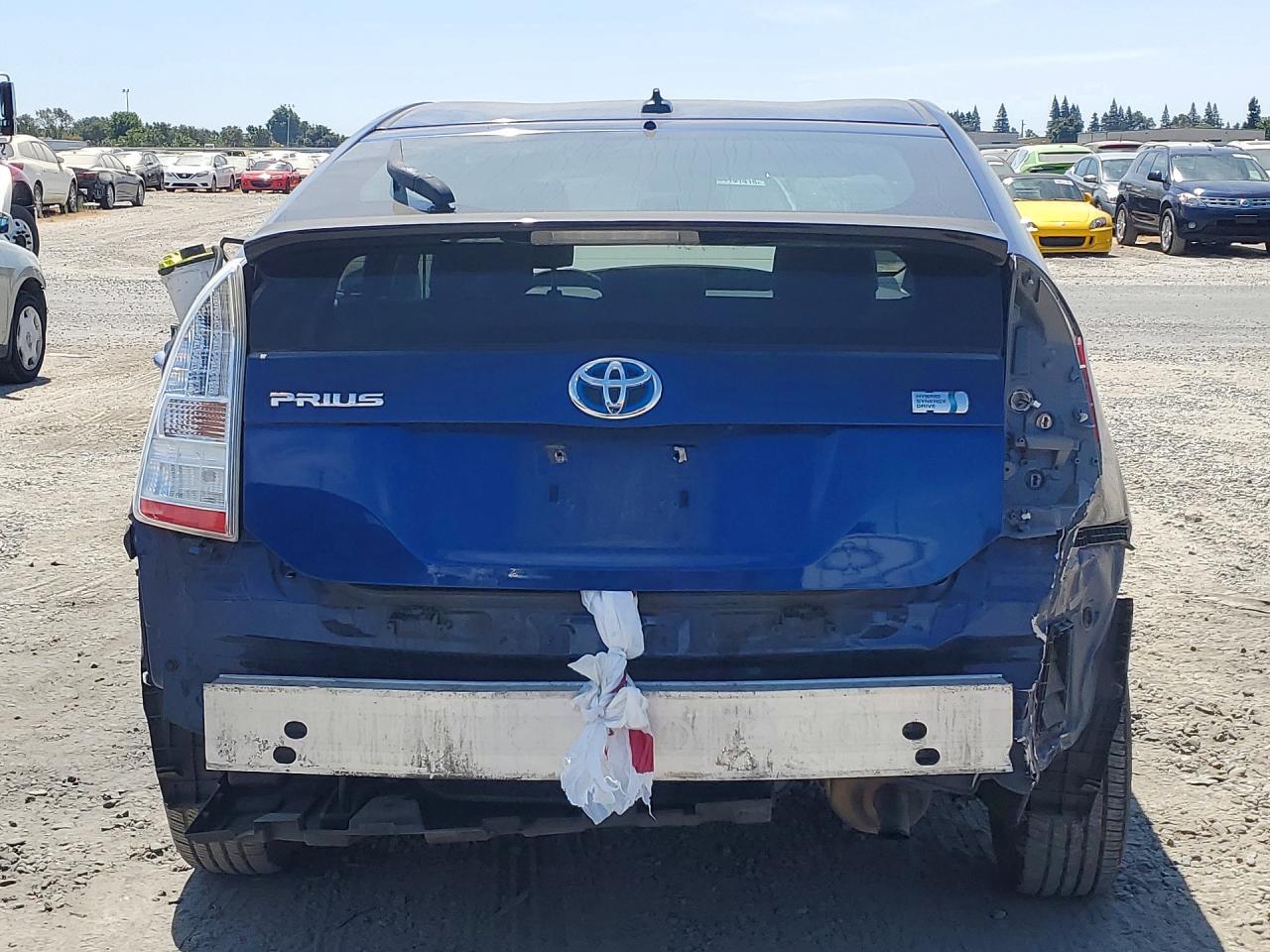 2010 TOYOTA PRIUS III — Фото 6 из 13