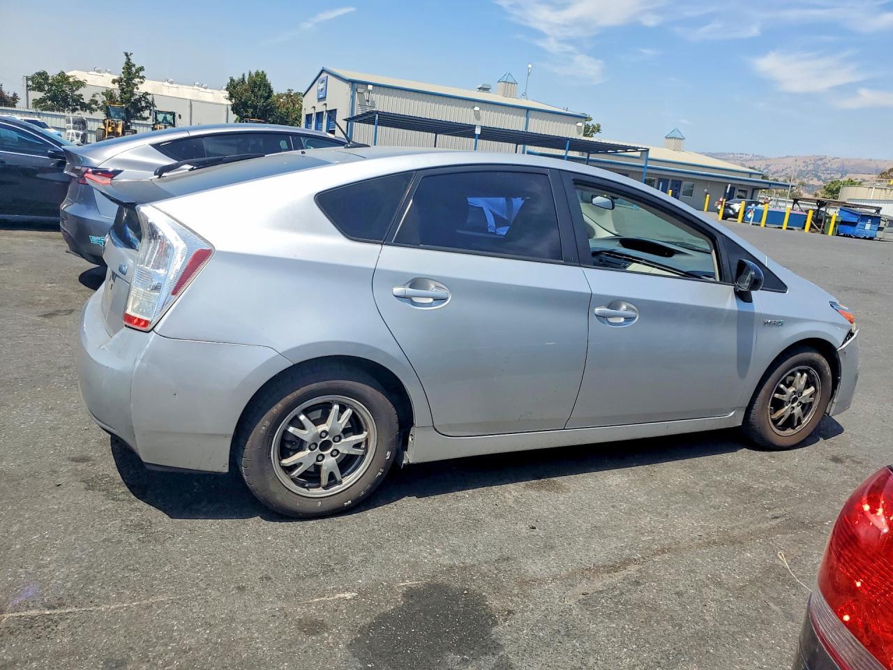 JTDKN3DU1A5228943 2010 TOYOTA PRIUS photo no. 3