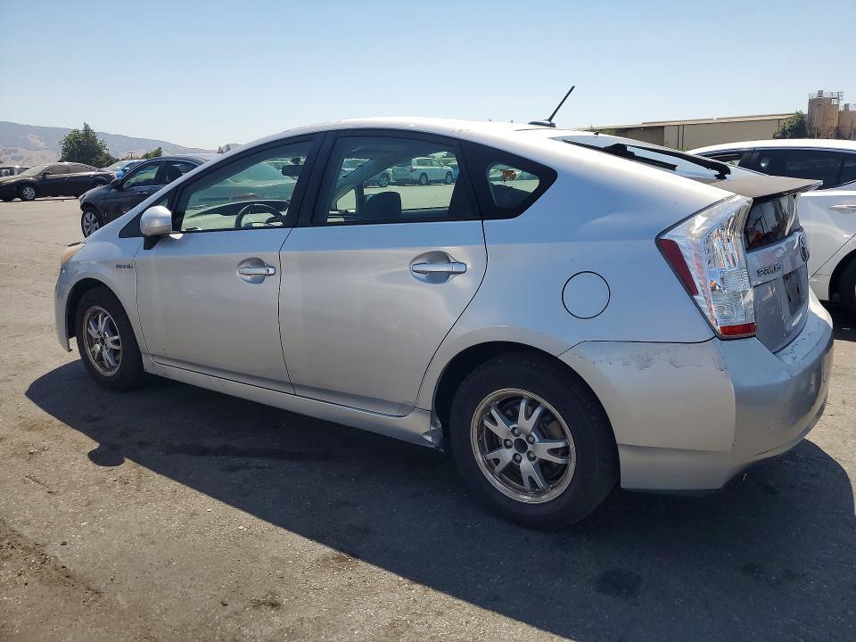 2010 TOYOTA PRIUS II — Фото 2 из 12