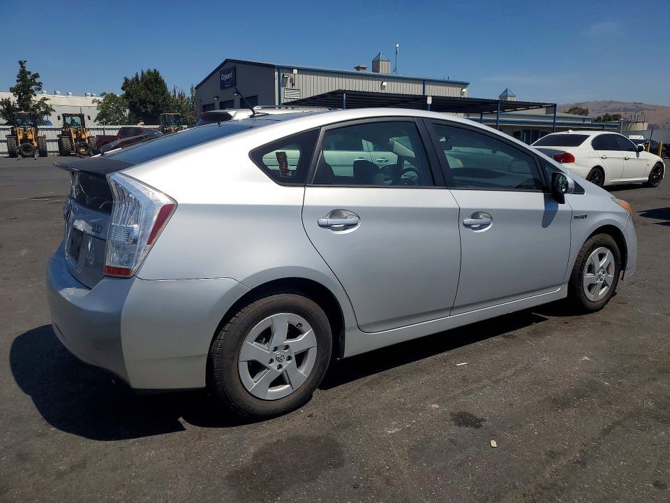 2010 TOYOTA PRIUS II — Фото 3 из 12