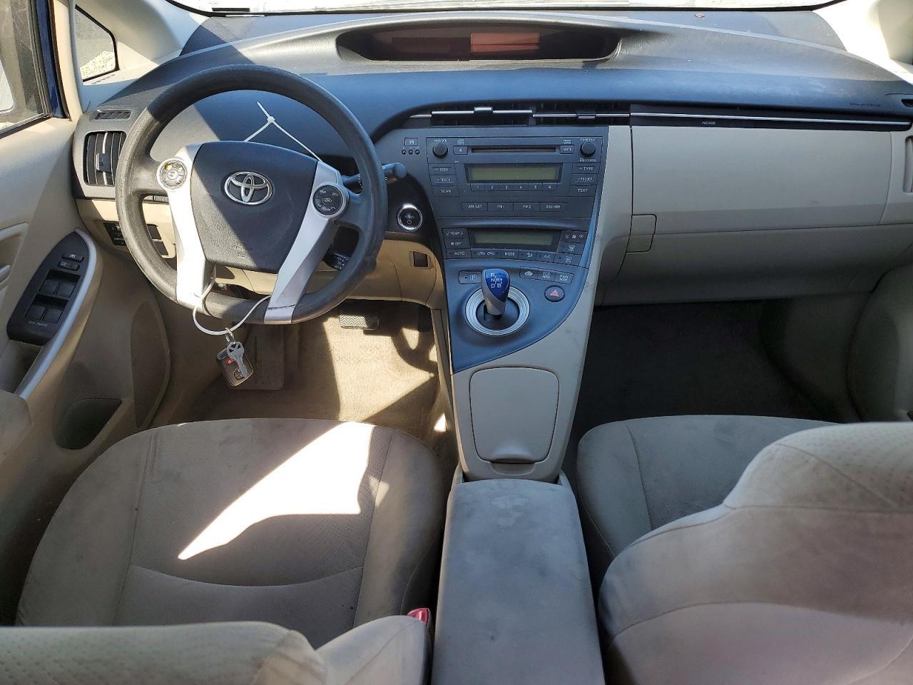 2010 TOYOTA PRIUS II — Фото 8 из 12