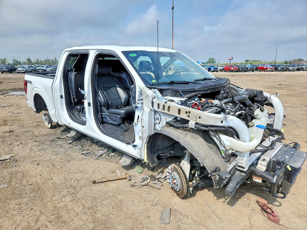 2025 FORD F150 LARIAT — Фото 4 из 12