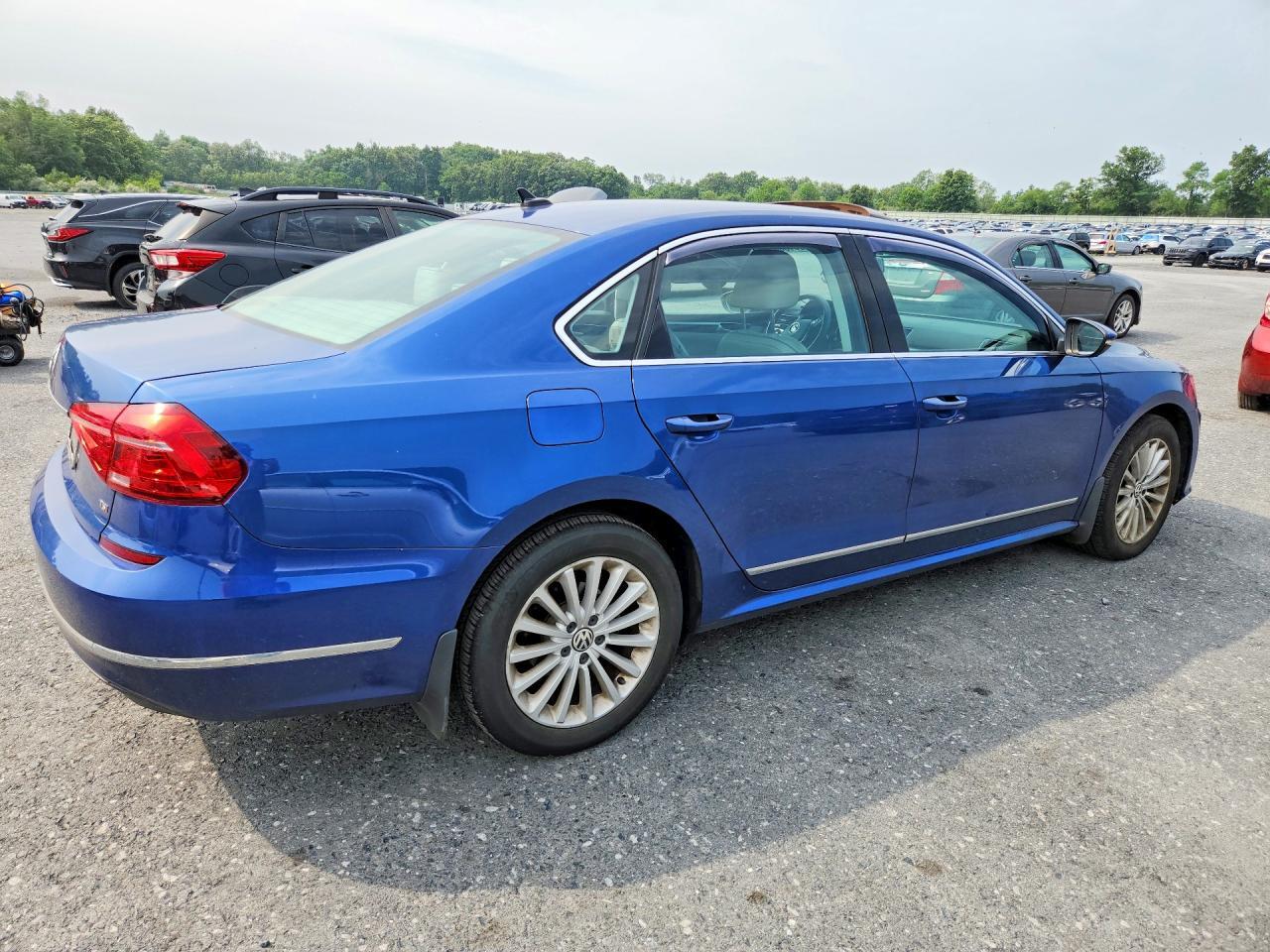 2016 VOLKSWAGEN PASSAT SE — Фото 3 из 12