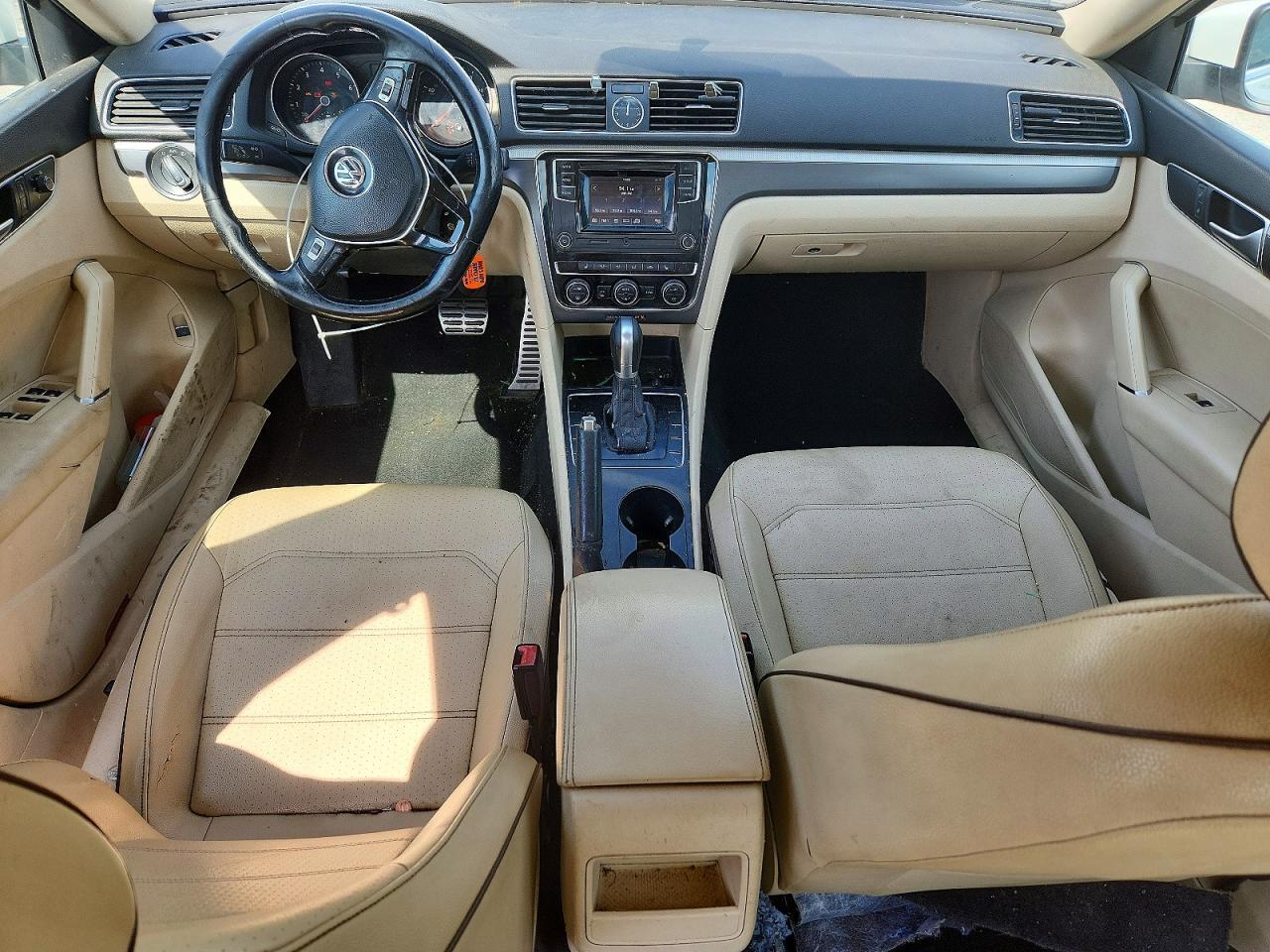 2016 VOLKSWAGEN PASSAT S — Фото 8 из 12