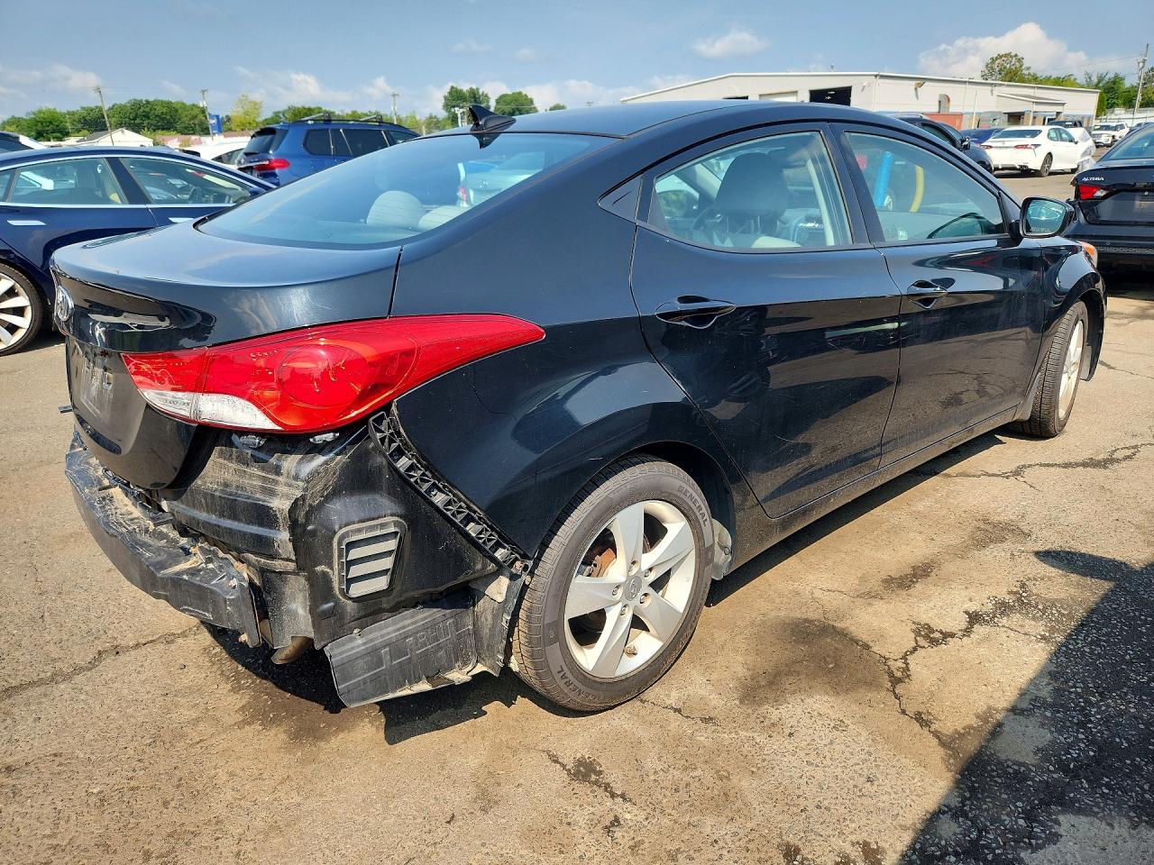 2013 HYUNDAI ELANTRA GLS — Фото 3 из 13