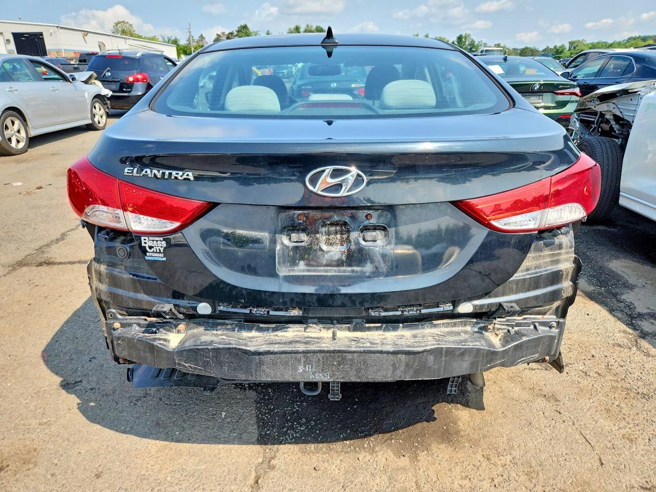 2013 HYUNDAI ELANTRA GLS — Фото 6 из 13