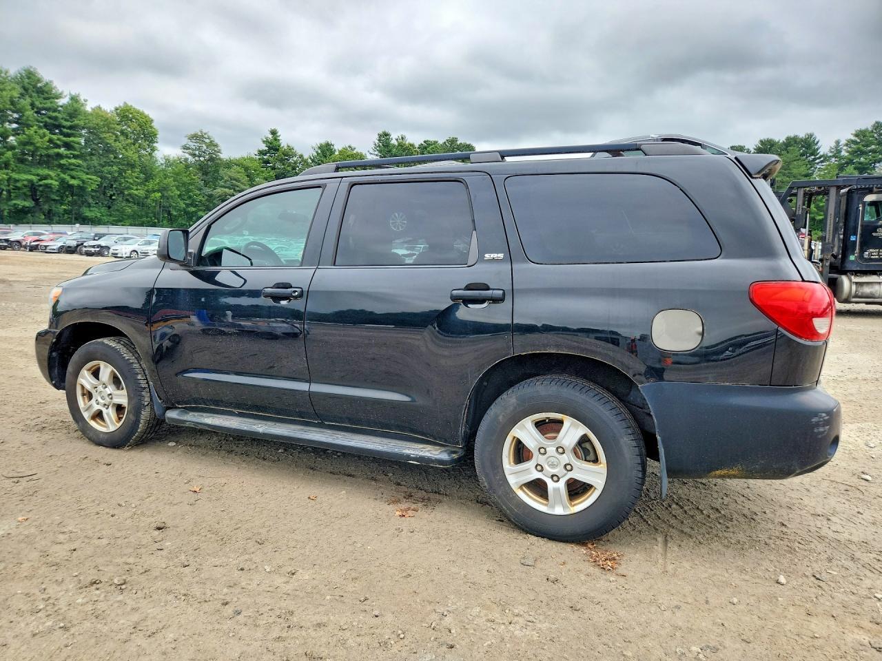 2010 TOYOTA SEQUOIA SR5 — Фото 2 из 13