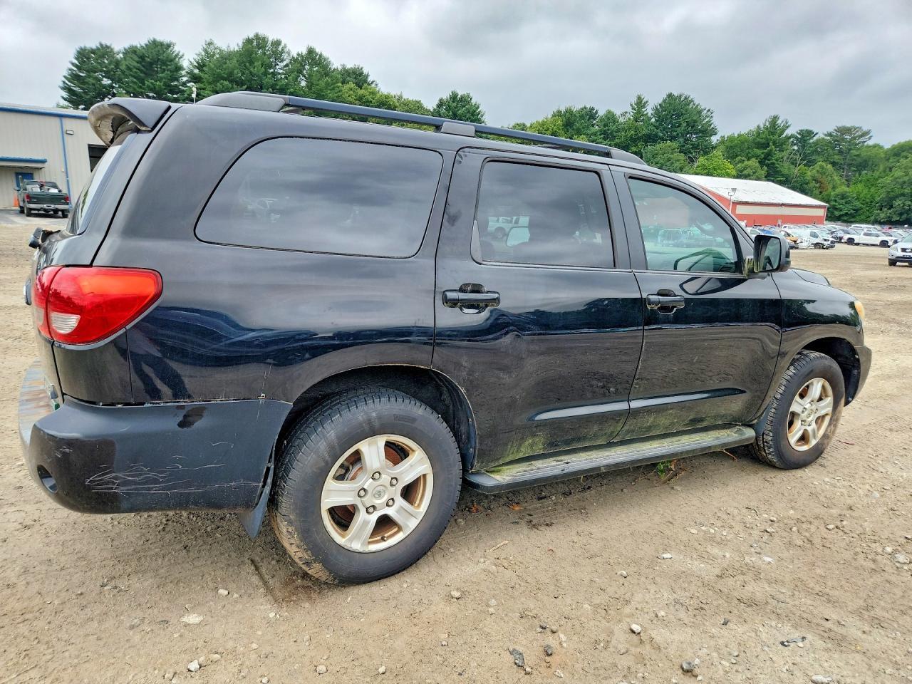 2010 TOYOTA SEQUOIA SR5 — Фото 3 из 13