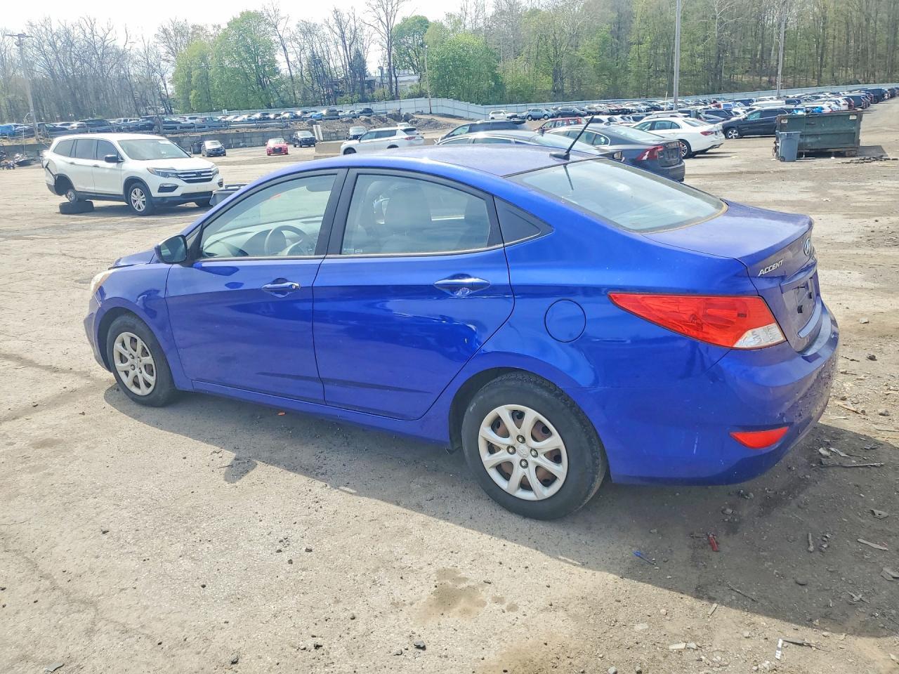 2013 HYUNDAI ACCENT — Фото 2 из 12