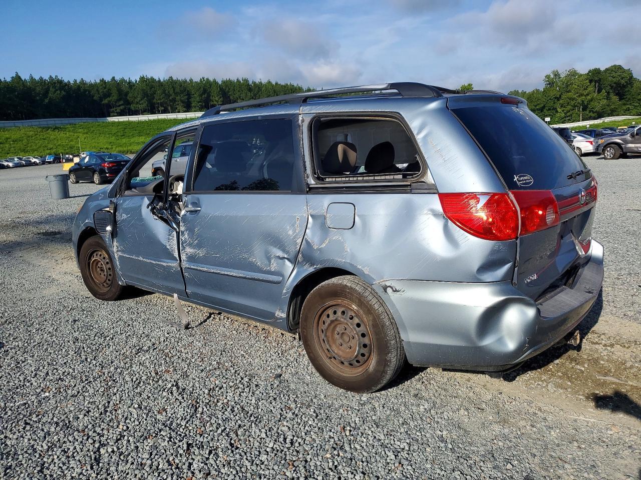 5TDKK4CC9AS312302 2010 TOYOTA SIENNA photo no. 2