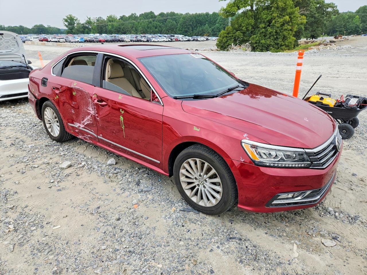 2016 VOLKSWAGEN PASSAT SE — Фото 4 из 12