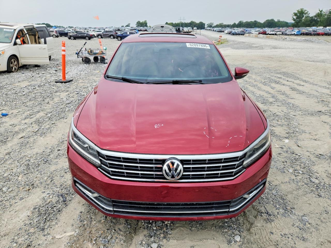 2016 VOLKSWAGEN PASSAT SE — Фото 5 из 12