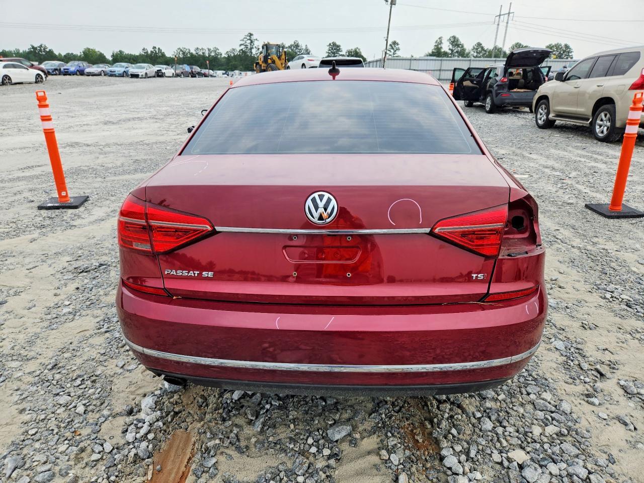 2016 VOLKSWAGEN PASSAT SE — Фото 6 из 12