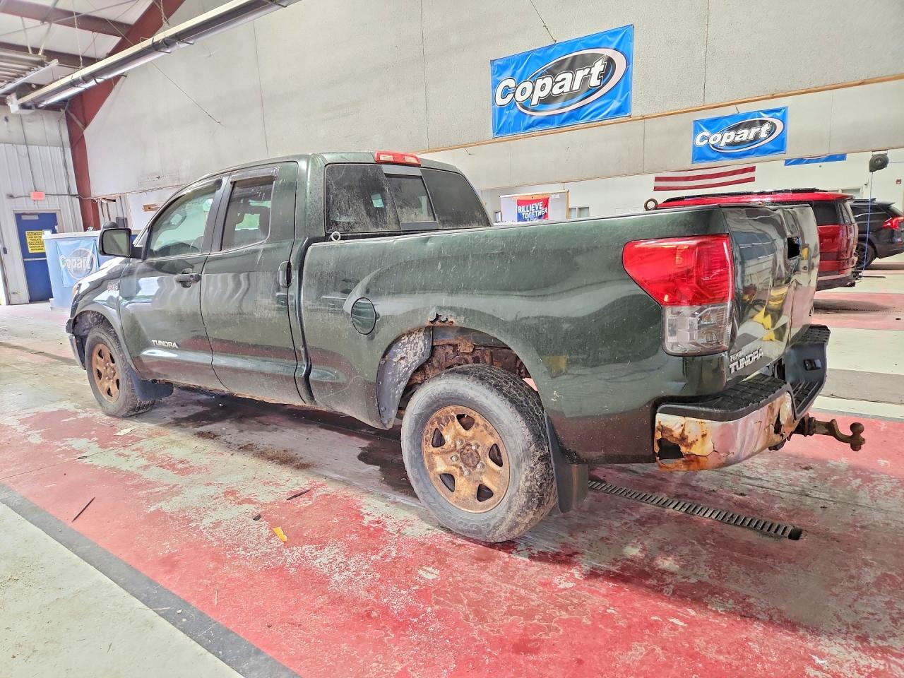 2010 TOYOTA TUNDRA DOUBLE CAB SR5 — Фото 2 из 12
