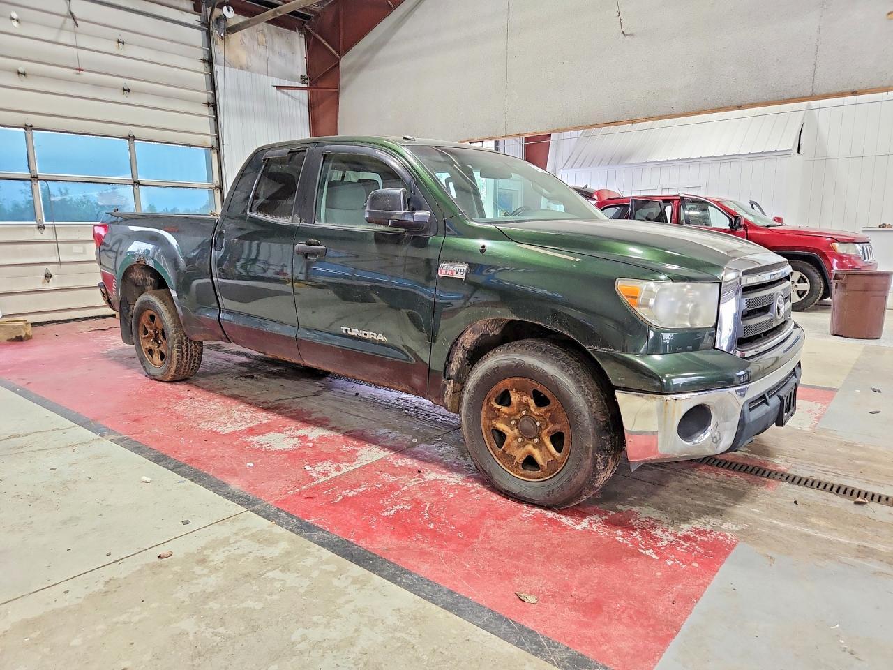 2010 TOYOTA TUNDRA DOUBLE CAB SR5 — Фото 4 из 12