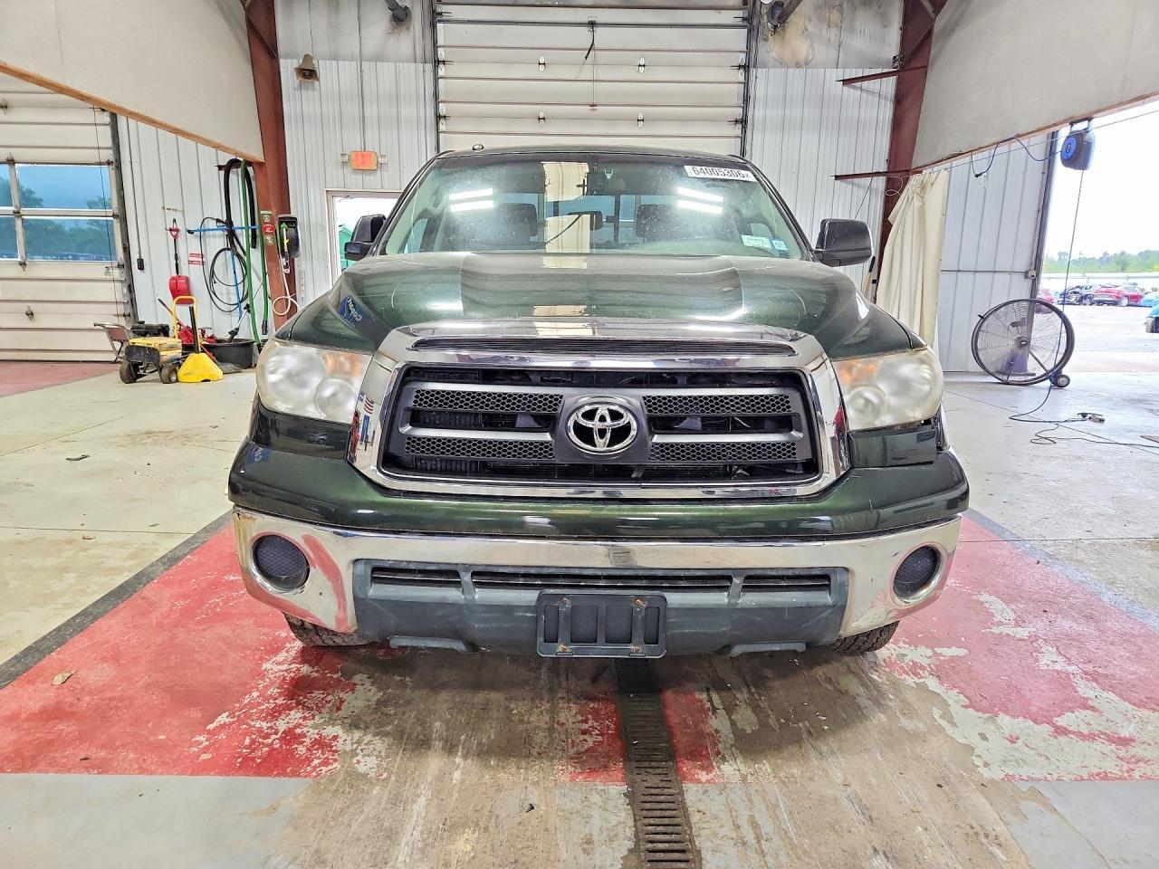 2010 TOYOTA TUNDRA DOUBLE CAB SR5 — Фото 5 из 12