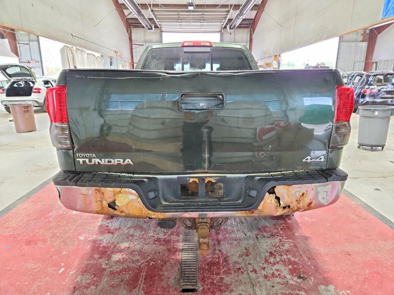 2010 TOYOTA TUNDRA DOUBLE CAB SR5 — Фото 6 из 12