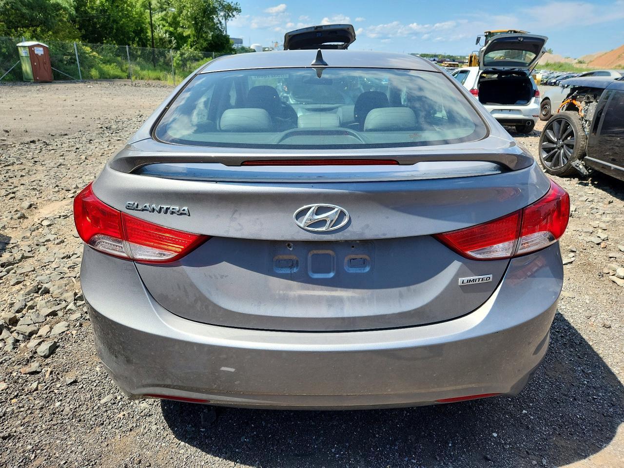 2013 HYUNDAI ELANTRA LIMITED — Фото 6 из 12