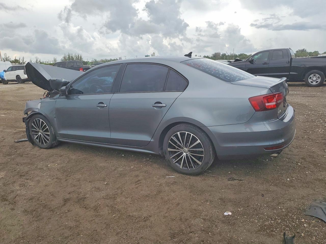2016 VOLKSWAGEN JETTA SPORT — Фото 2 из 12